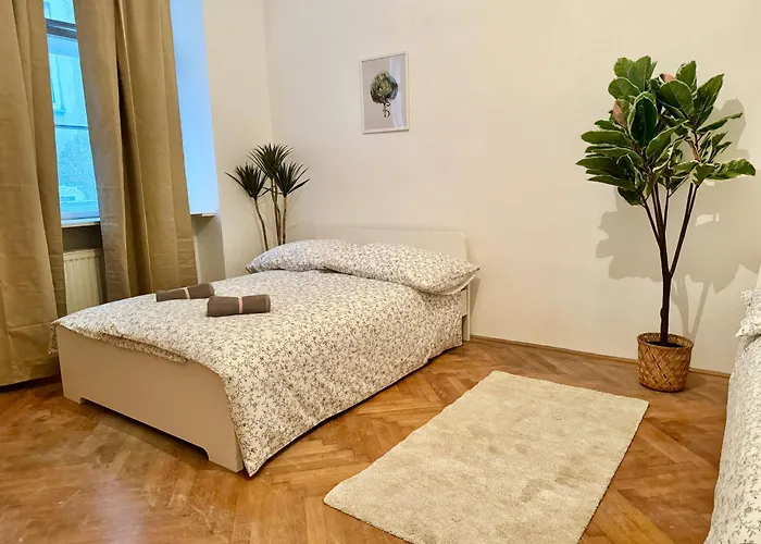 Spacious - 15 Min To Center